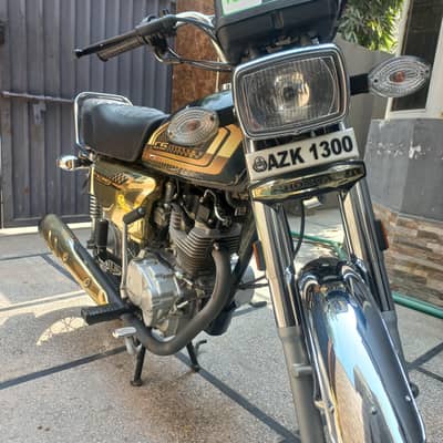 Honda 125 self strt Brand new condition first hand own my name