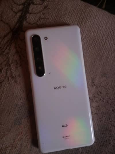 Aquos R5G