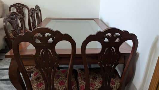 6 seater dinning table with chairs