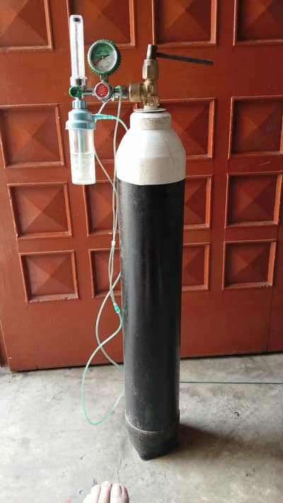 Oxygen cylinder for sell 10 litre