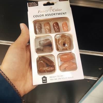 artificial nails /women nails /simple asthetic nails /plastic nails