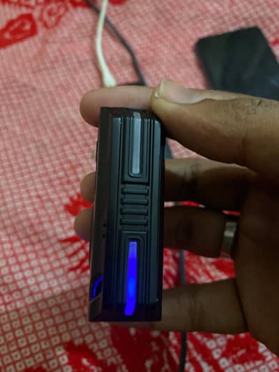 RONIN DOMINATOR AIRBUDS JUST 2 weeks use kia ha price kam ho jaye ge