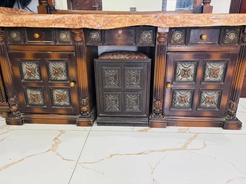 solid wooden dressing table with mirror 1
