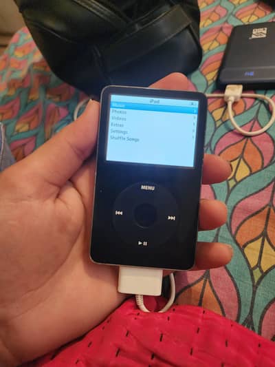 IPOD APPLE 5TH GENERATION 32GB