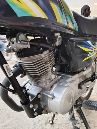 Honda 125 new condition 2025 model all Punjab no
