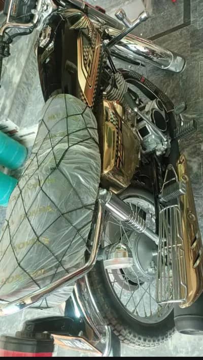 Honda 125 golden black-24/25