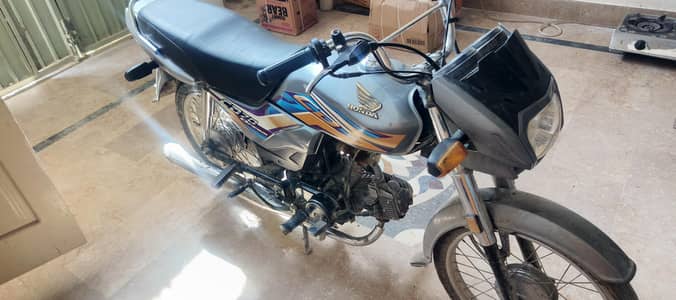 CD 70 Dream silver Clr