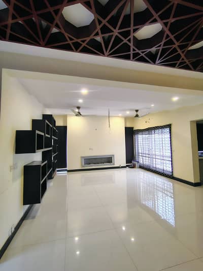 5 marla brand nee house for rent