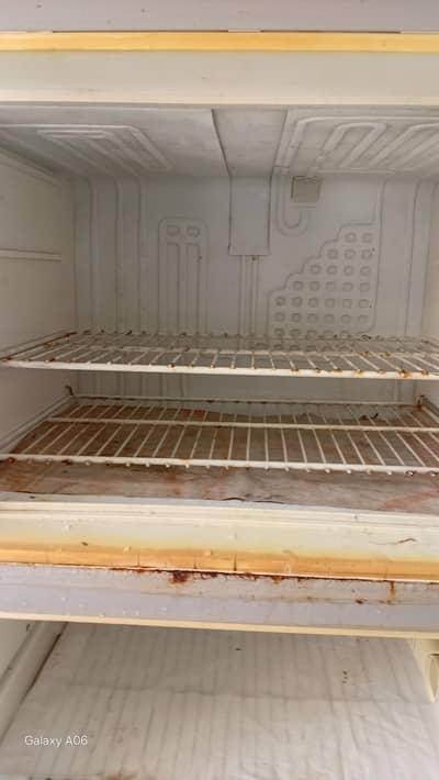 DAWLANCE FRIDGE FOR SALE