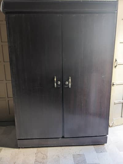 2 door wardrobe/ Almari