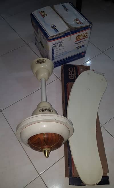 Original Fans (3 Fans) Just Like New