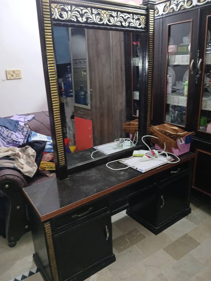 Dressing Table 0