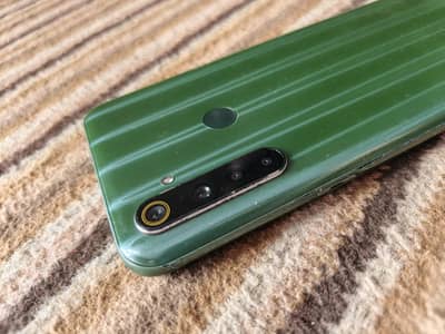 Realme 6i 4/128 GB with Charger