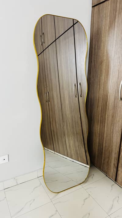 6ft Full Length Wavy Mirror