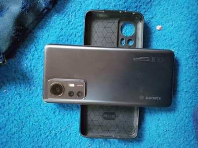 Xiaomi 12 Snapdragon 8Gen1 best for pubg . single sim working. 9/10.