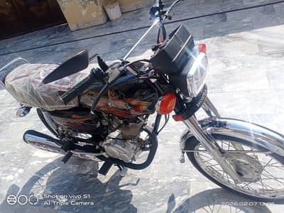 new 125 cc . untuch bike. drive showroom to home only.