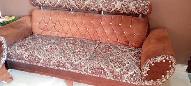 7 SEATER SOFA IN GOOD CONDITION IS AVAILABLE FOR URGENT SALE