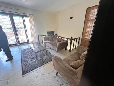 10 MARLA UPPER PORTION AVAILABLE FOR RENT IN JOHAR TOWN (BOR)