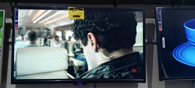 43 inch led,40 inch smart uhd 8k model upto 3 year warrant O3294774453