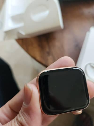 Apple Watch Series 6 – 40mm Rose Gold (With Box & Charger)