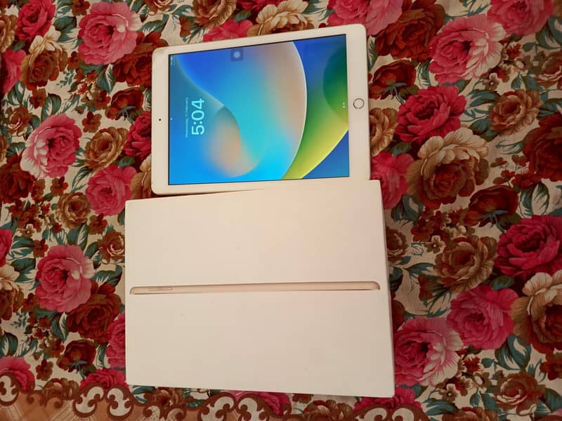 Ipad 5th gen Box 3