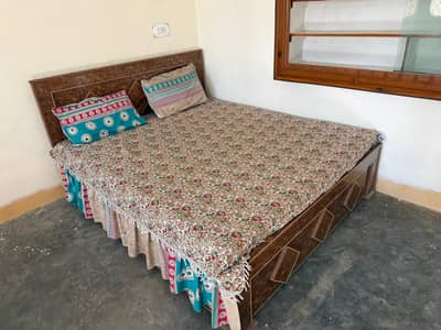 Plywood Sheet bed without matris