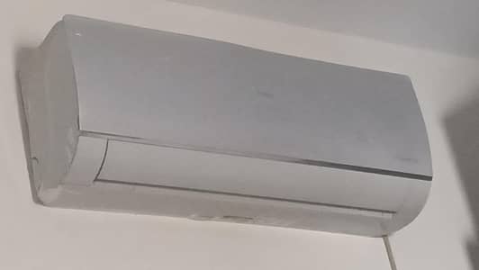 Haier 1.5 Ton AC/DC Inverter