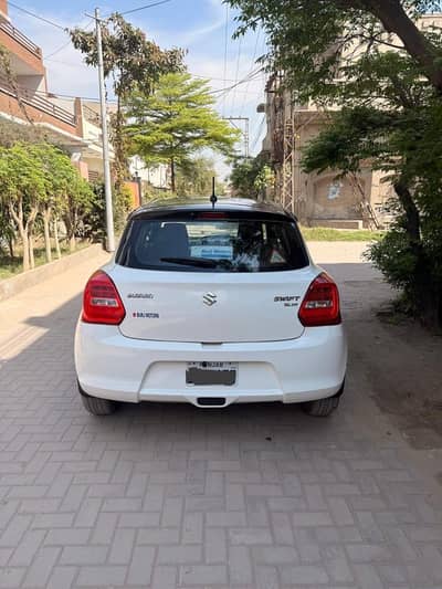 Suzuki Swift GL CVT 2023