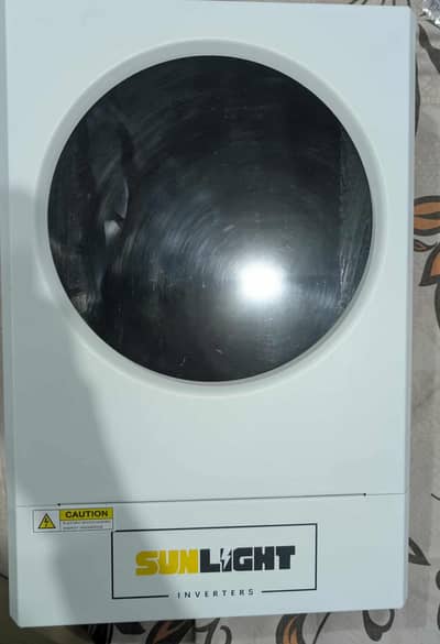 4.2 kw Hybrid inverter Brand new