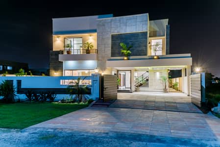 1 Kanal House at Prime Location