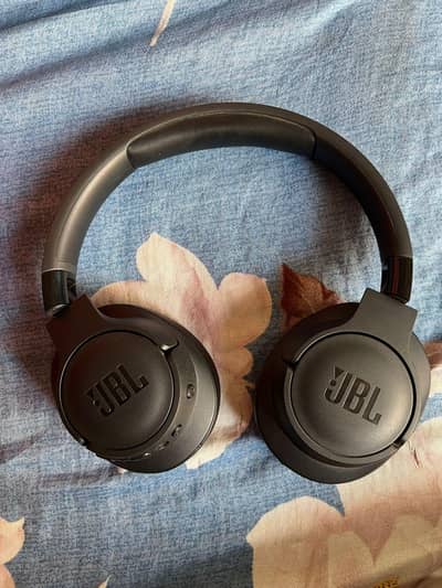 JBL headphones  770nc
