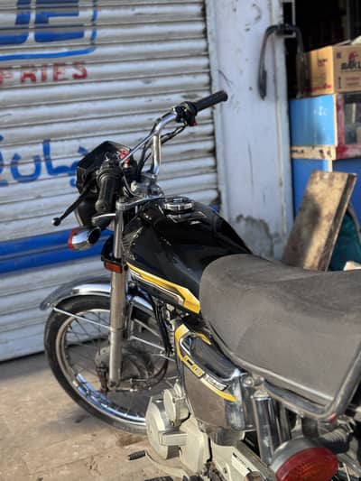 •	Honda 125 Self Start 2021 Model – Good Condition