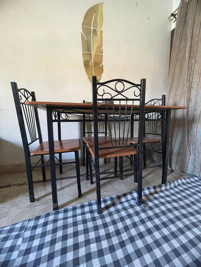 4 Seater Dining Table Set – Solid Wood Top & Metal Chairs