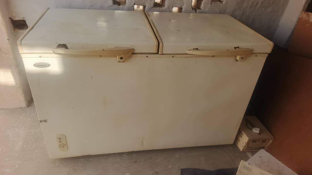 waves deep freezer 1