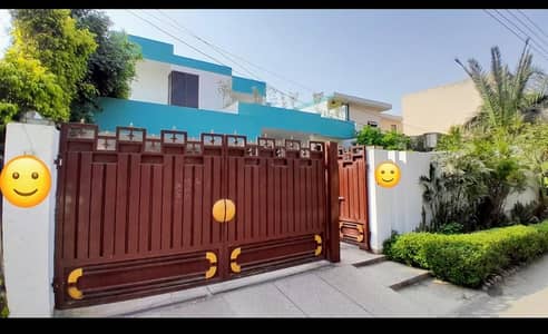 1 KANAL double storey house in johar town  for sale