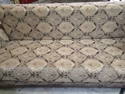 sofa cumbed in very good condition 0,3,1,3,4,1,1,6,9,8,4