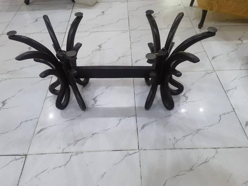 1 centre table and 2 side table 1