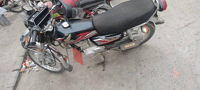 Honda 125 Black For Sale