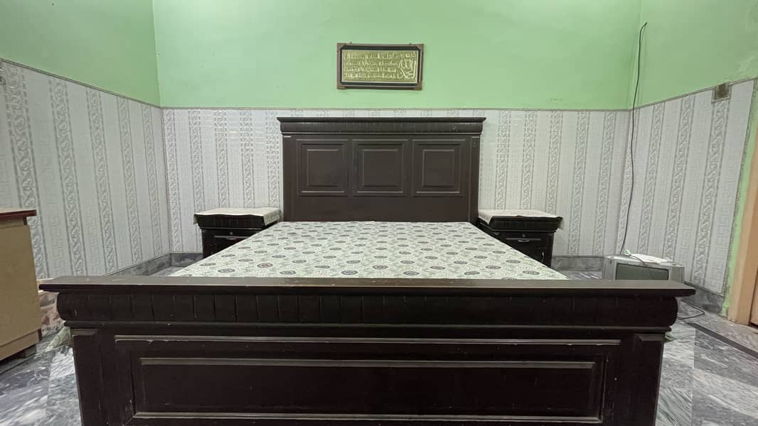 Bed + Dressing Table 2