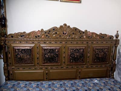 bed and dressing table