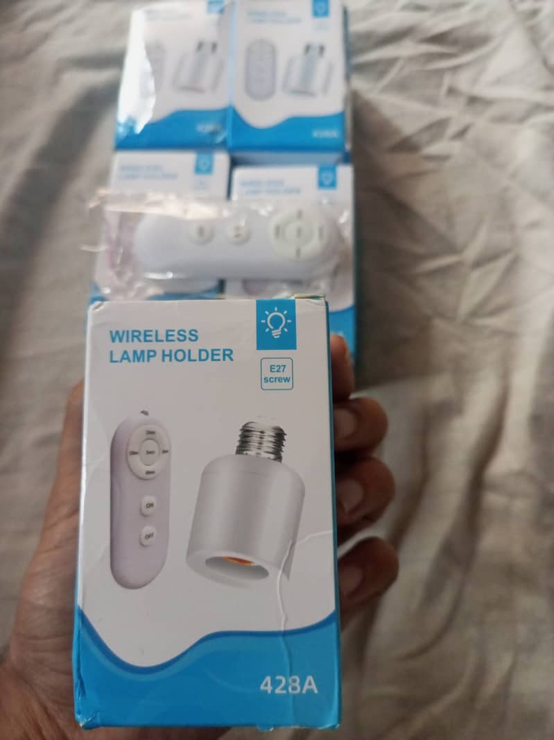 60W E27 Wireless Remote Control Smart Timer Switch Lamp Holder 2
