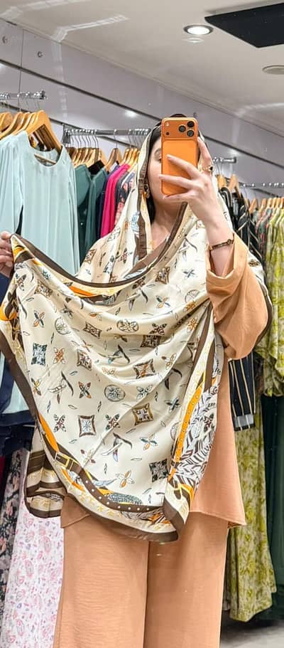 All branded staller available for women