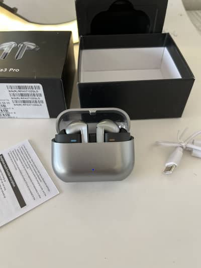 Glaxy buds 3 pro wireless earbuds with hi fi sound.