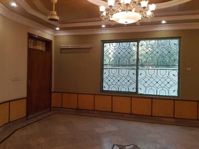 Marghzar Officers Colony Lower Portion For rent Sized 1 Kanal