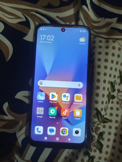 Redmi 10 condition mint 100 by 100 koi masla nai hai billul new hai