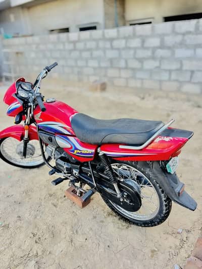 Honda pridor 2016 model Rawalpindi num urgent sale