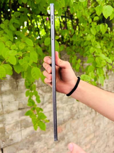 Honour pad X8a. . Front glass broken working perfect