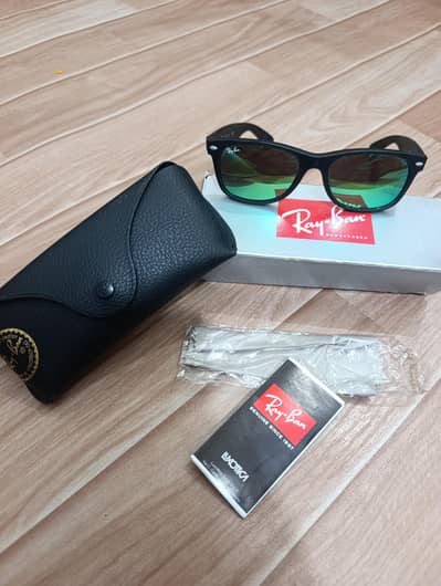 Ray-Ban wayfarer sunglasses