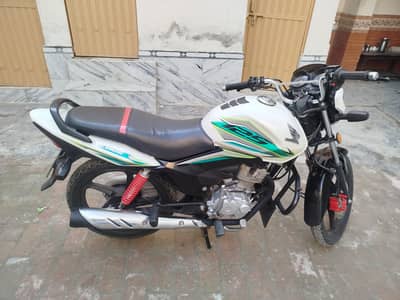 honda CB 125 2022,2023 punjab number 22 serial