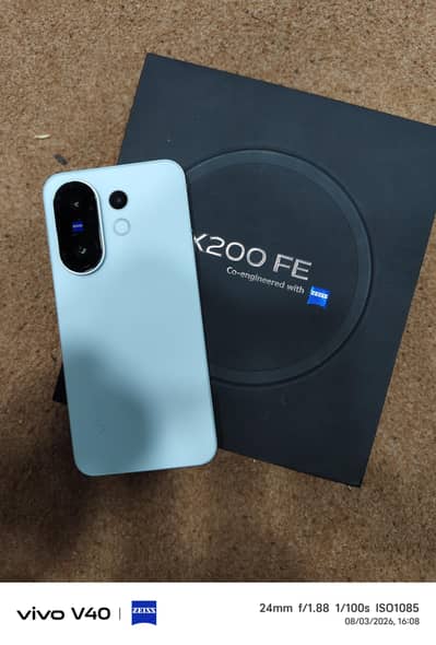 Vivo X200 FE complete box 12/512Gb battery health 100%